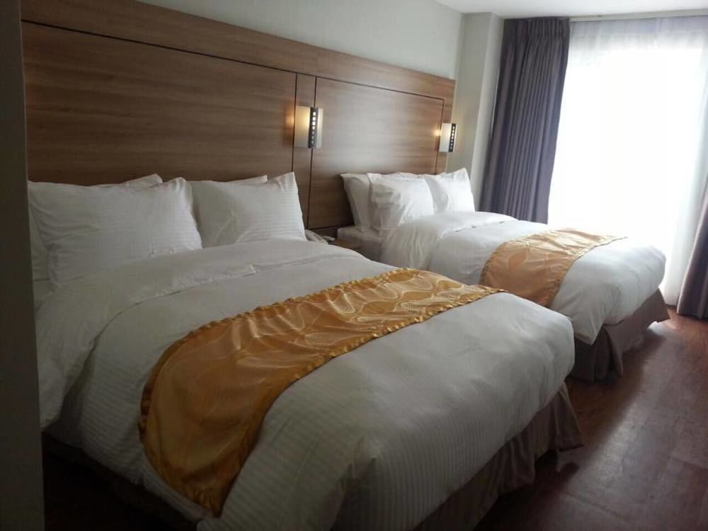 Vista Real Hotel Тагайтай Экстерьер фото