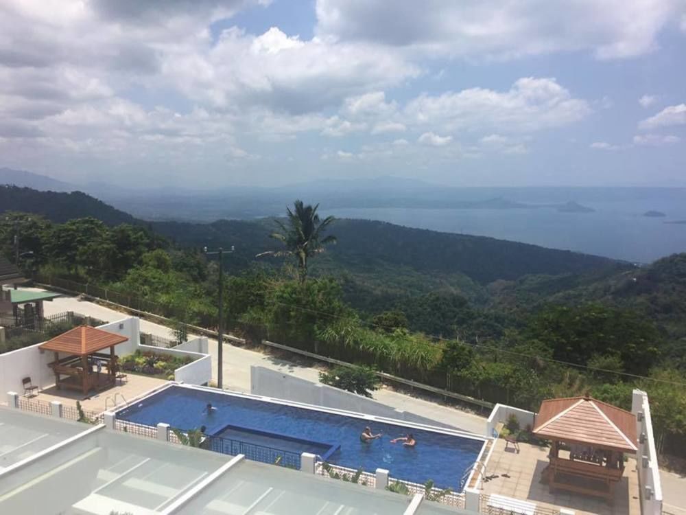 Vista Real Hotel Тагайтай Экстерьер фото