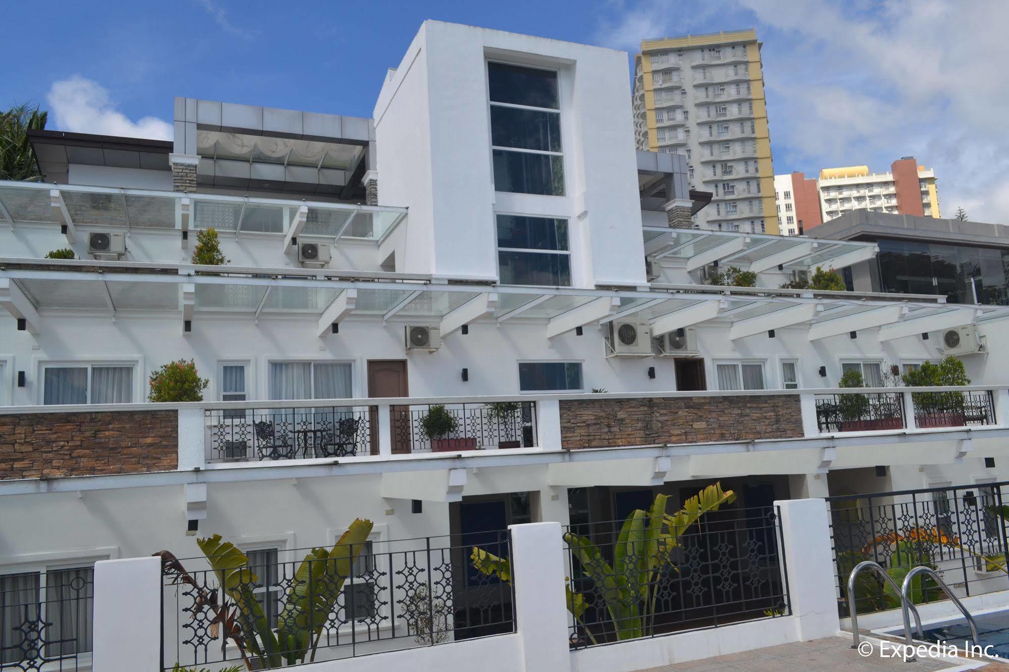 Vista Real Hotel Тагайтай Экстерьер фото
